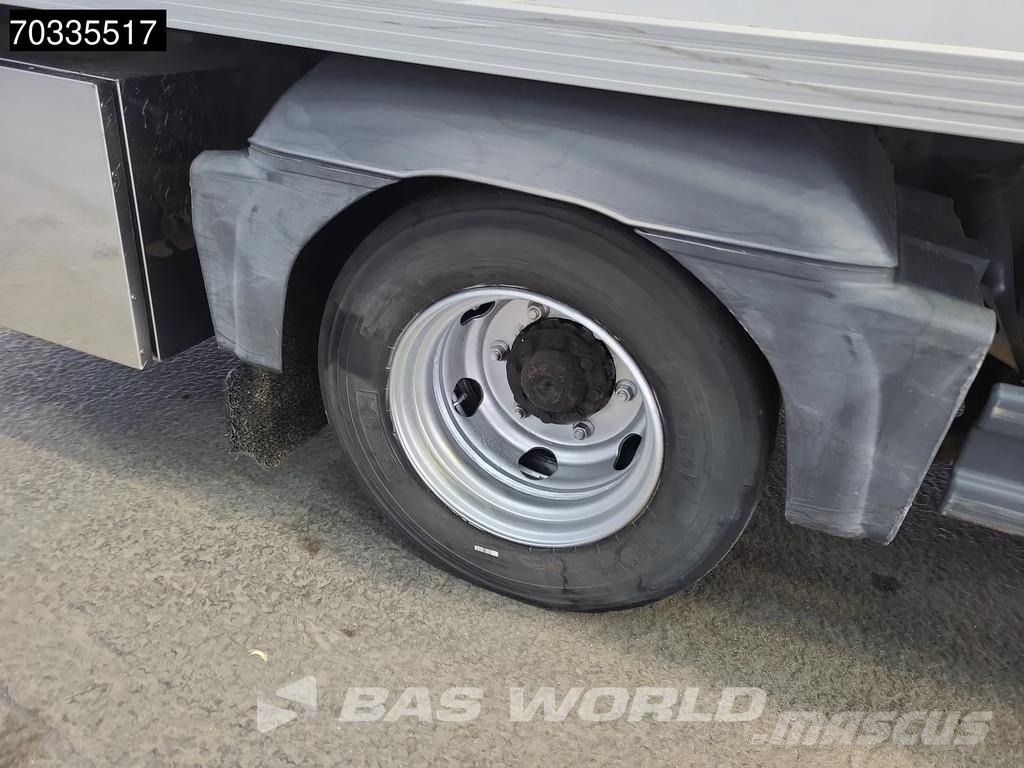 Mercedes-Benz Atego 818 Atego 4X2 8tonner 1500kg Ladeborwand Aut Camiones con caja de remolque