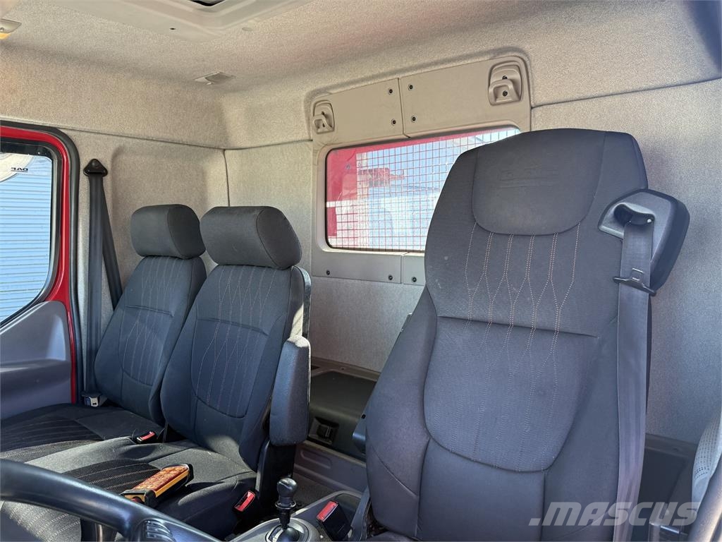 DAF LF 210 FA 4X2 Vehículos de reciclaje