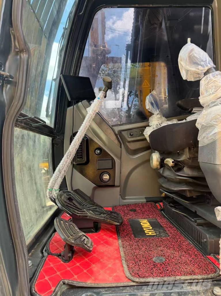 Hyundai HX220S Bageri guseničari