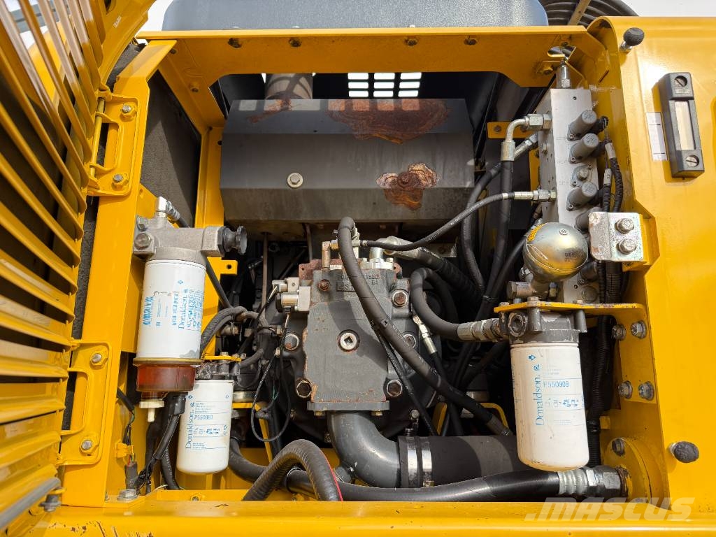 Komatsu PW160-8 - Triple Boom / Blade / Hammer Lines Bagri na kolesih