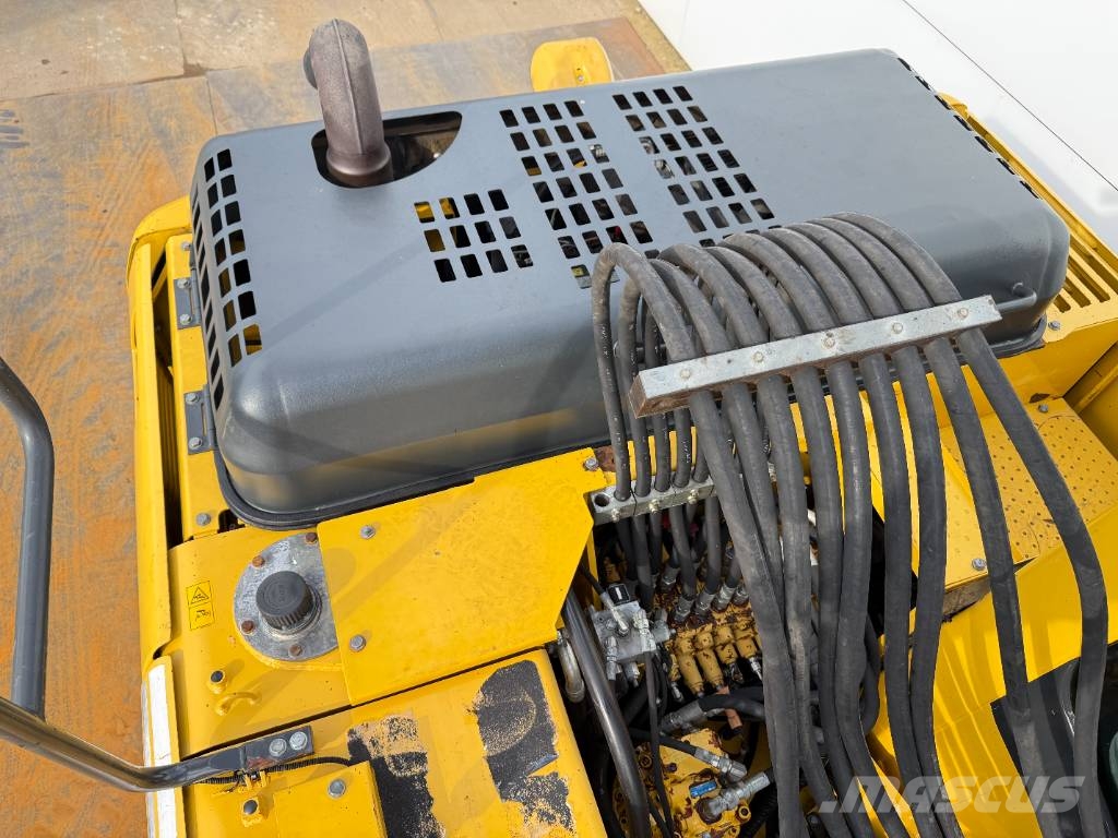 Komatsu PW160-8 - Triple Boom / Blade / Hammer Lines Bagri na kolesih