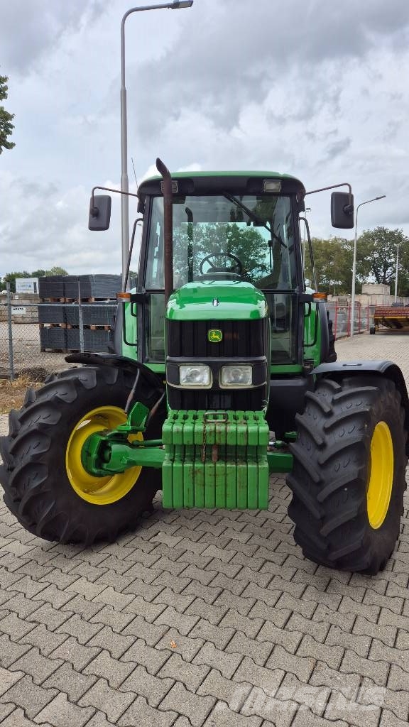 John Deere 6220 SE PowerQuad Tractoren