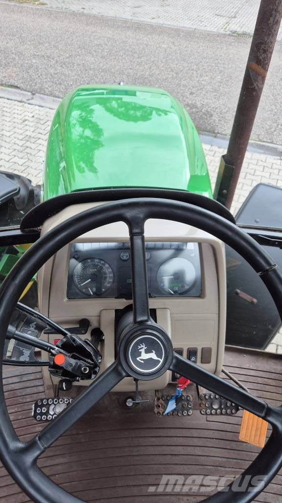 John Deere 6220 SE PowerQuad Tractoren