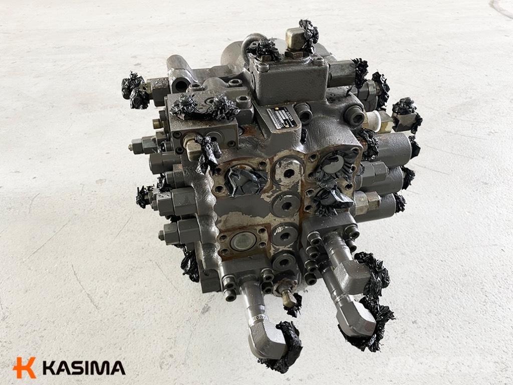 Volvo EC 240 LC hydraulic distributor Hidravlika