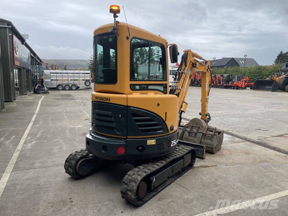 Hyundai R25Z-9 AK Mini bageri <7t