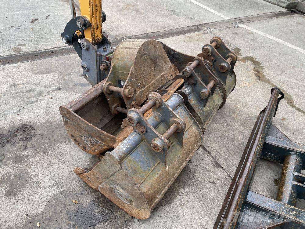 Hyundai R25Z-9 AK Mini bageri <7t