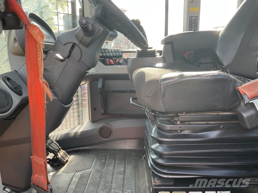 CAT 938M Radlader