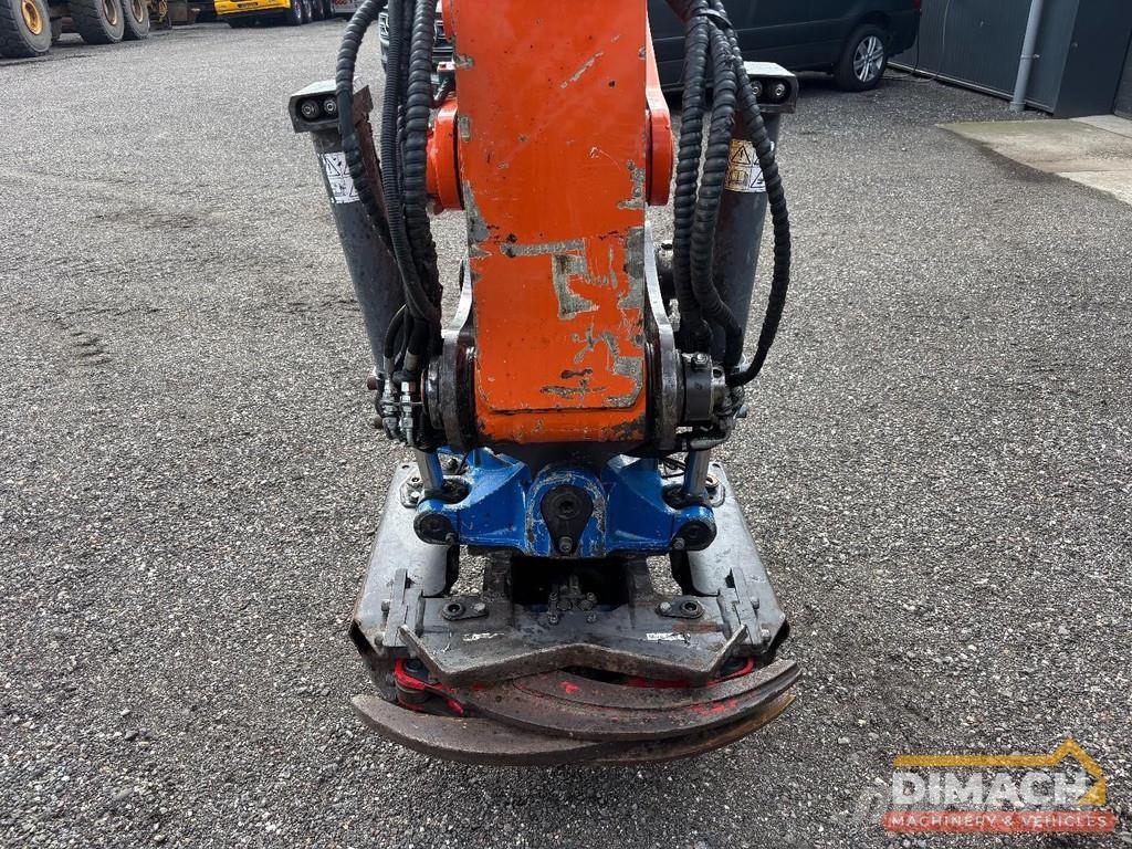 Hitachi ZX140W-6 SMP tiltrotator with grapple - air condit Escavadeiras especiais