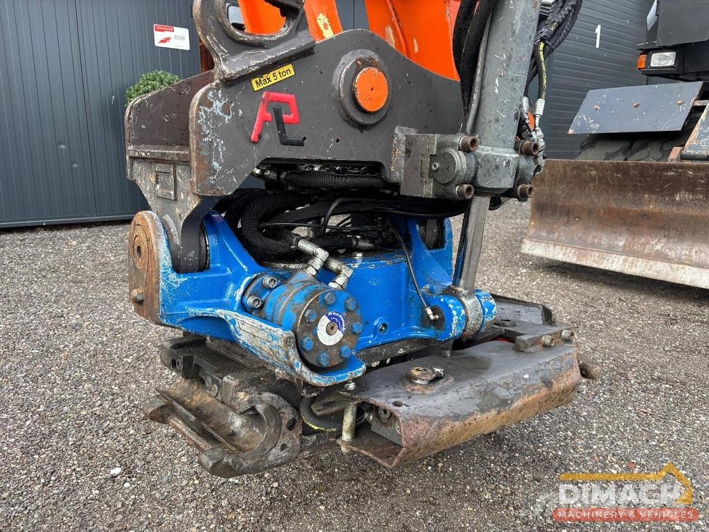 Hitachi ZX140W-6 SMP tiltrotator with grapple - air condit Escavadeiras especiais