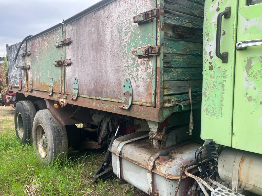 Volvo N 10 Savivarčių priekabų vilkikai