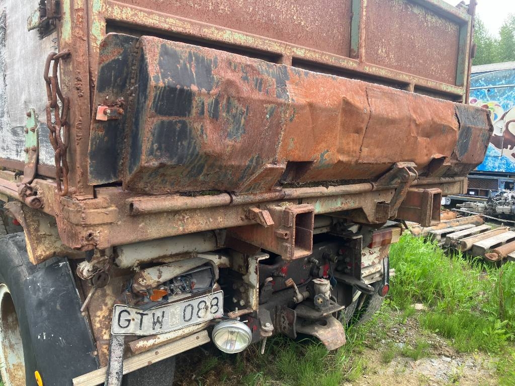 Volvo N 10 Savivarčių priekabų vilkikai