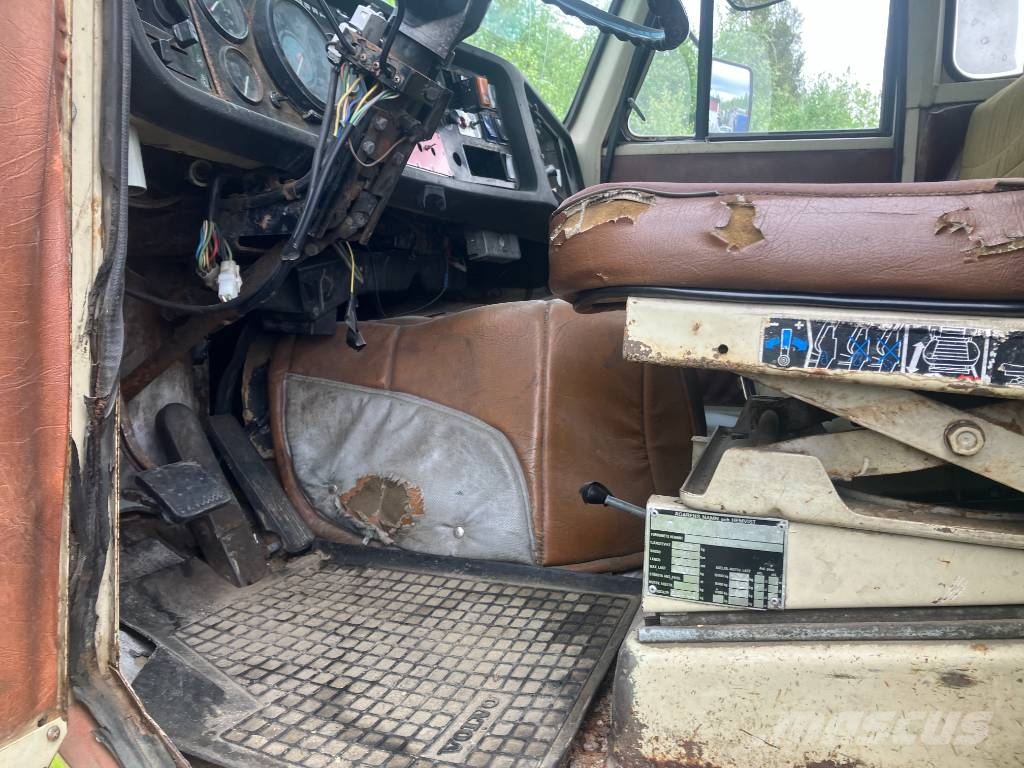Volvo N 10 Savivarčių priekabų vilkikai