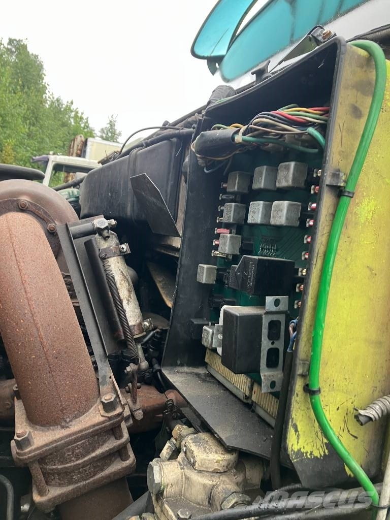Volvo N 10 Savivarčių priekabų vilkikai