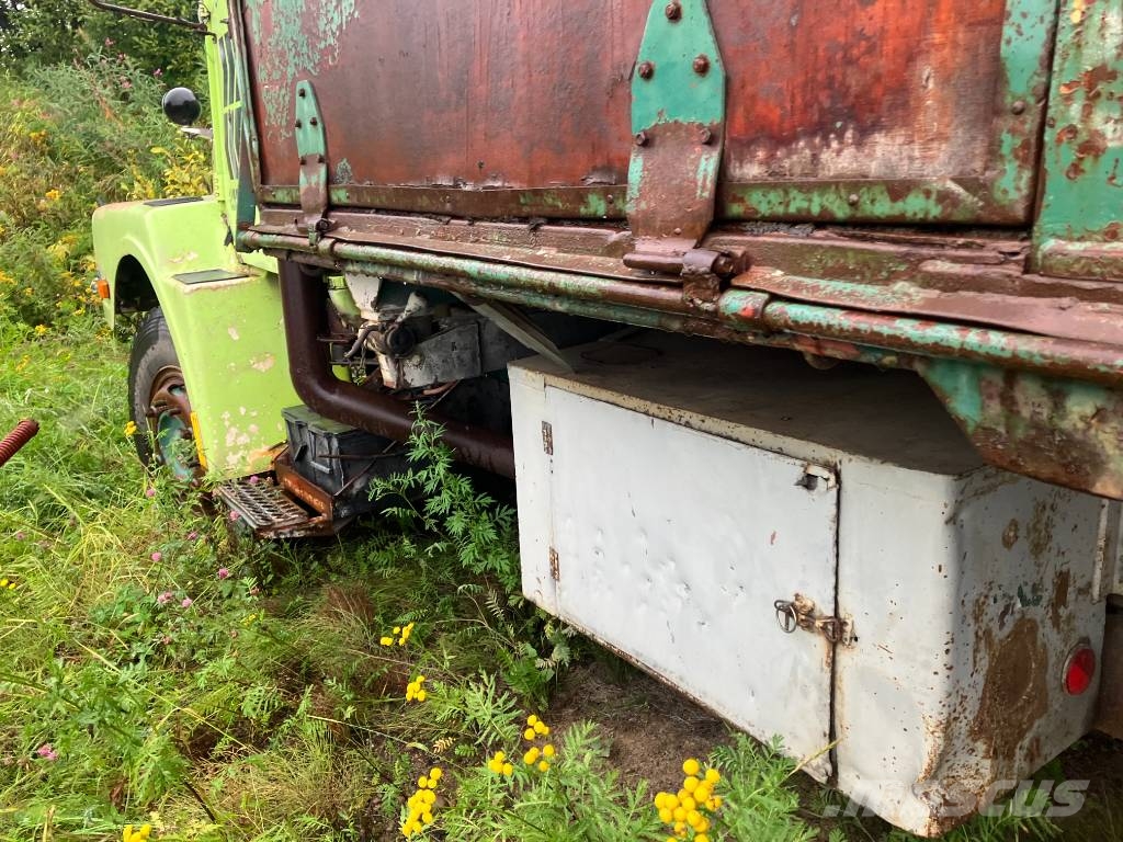Volvo N 10 Savivarčių priekabų vilkikai