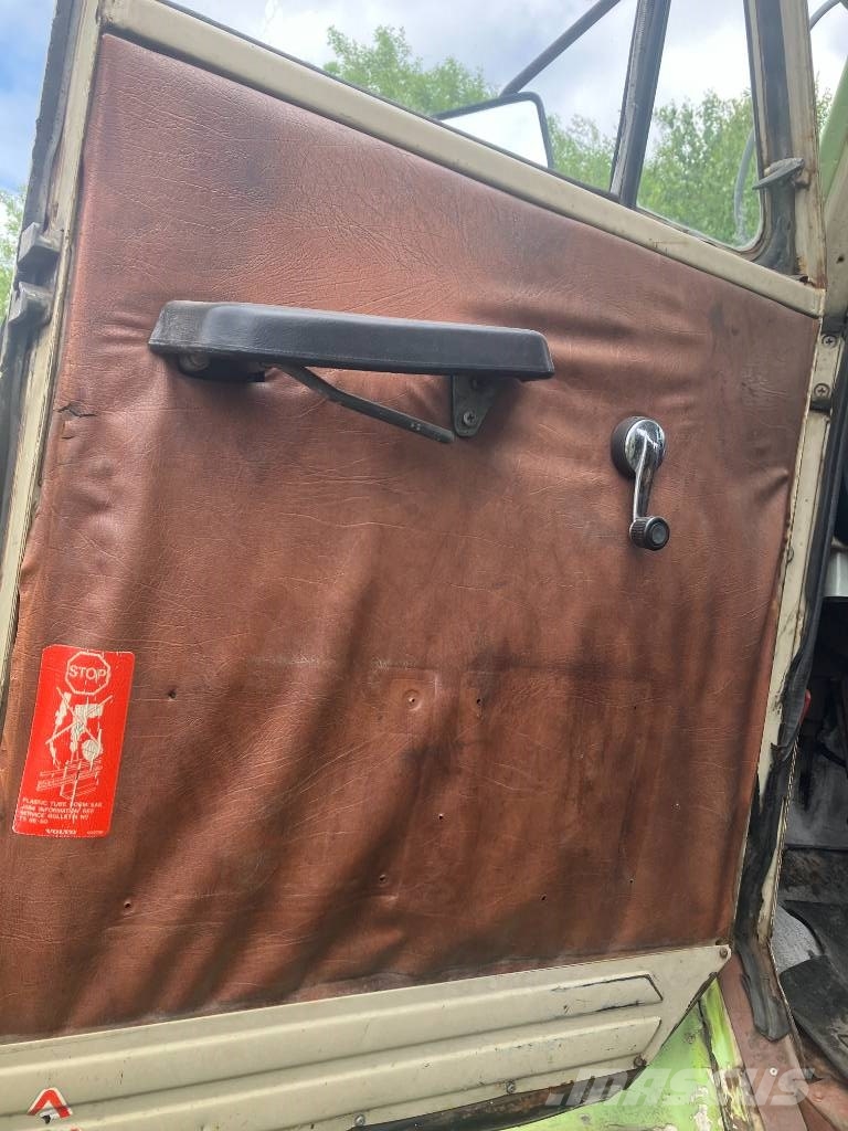 Volvo N 10 Savivarčių priekabų vilkikai