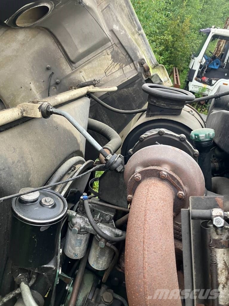 Volvo N 10 Savivarčių priekabų vilkikai