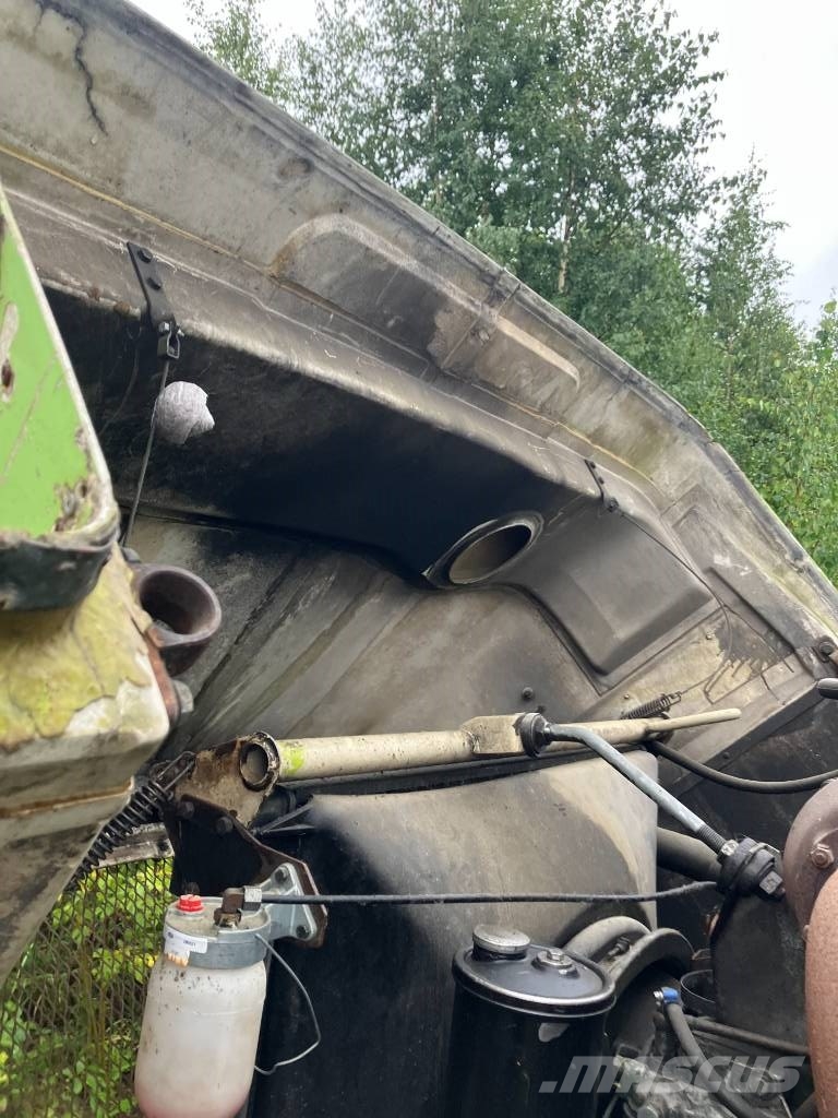 Volvo N 10 Savivarčių priekabų vilkikai