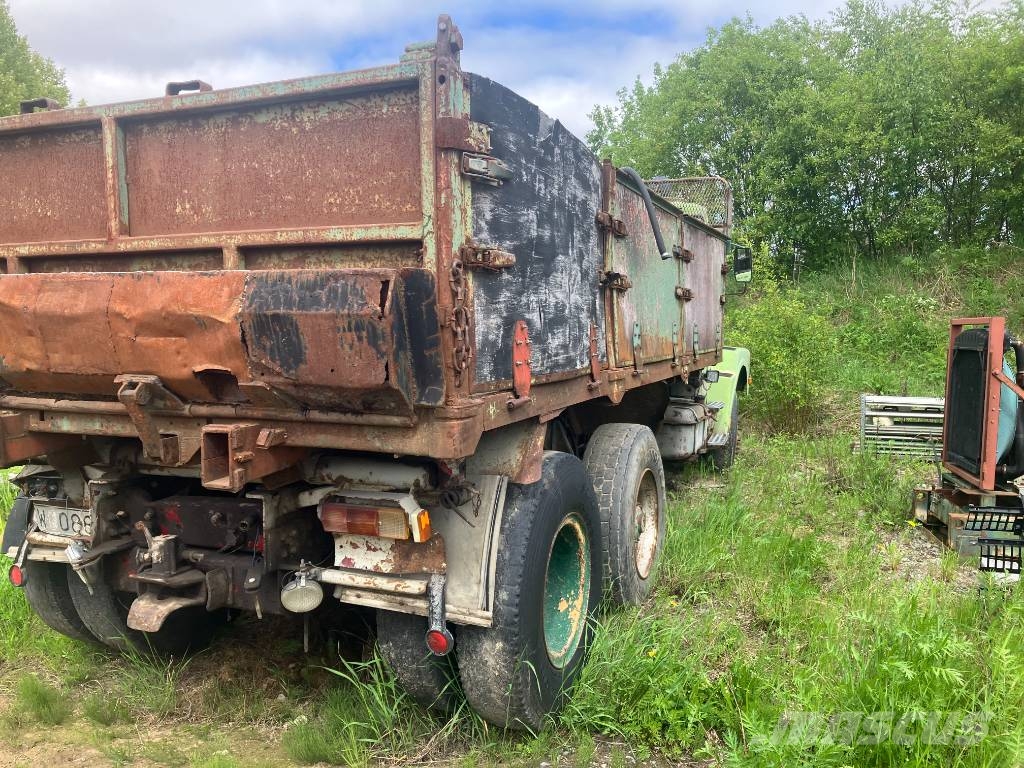 Volvo N 10 Savivarčių priekabų vilkikai