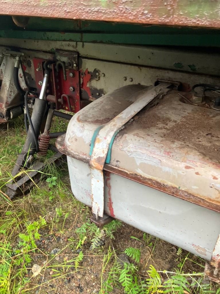 Volvo N 10 Savivarčių priekabų vilkikai