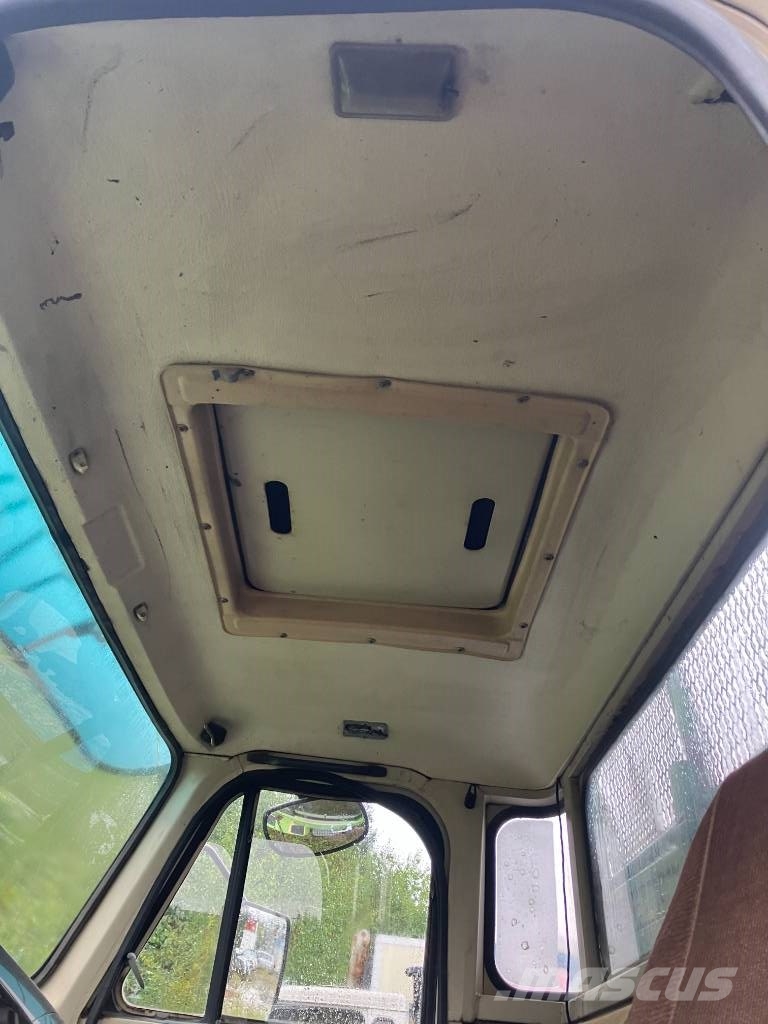 Volvo N 10 Savivarčių priekabų vilkikai
