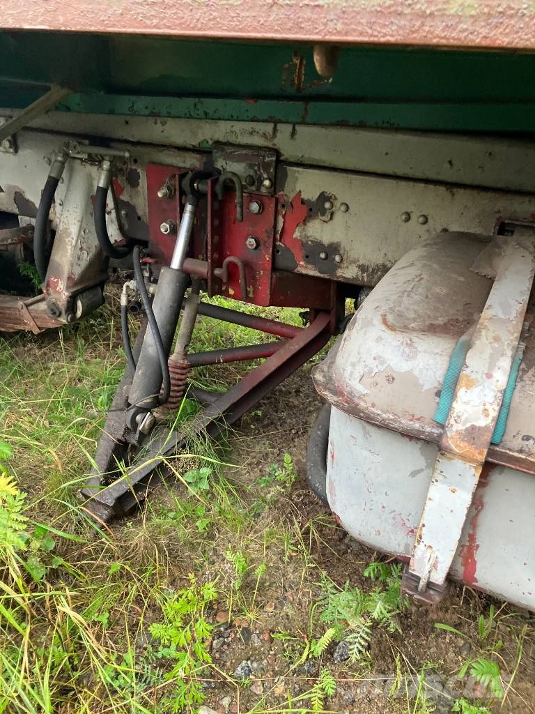Volvo N 10 Savivarčių priekabų vilkikai
