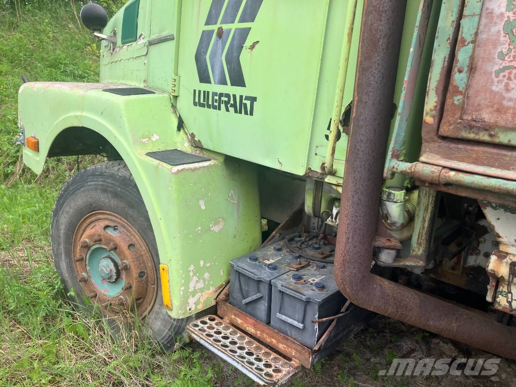 Volvo N 10 Savivarčių priekabų vilkikai