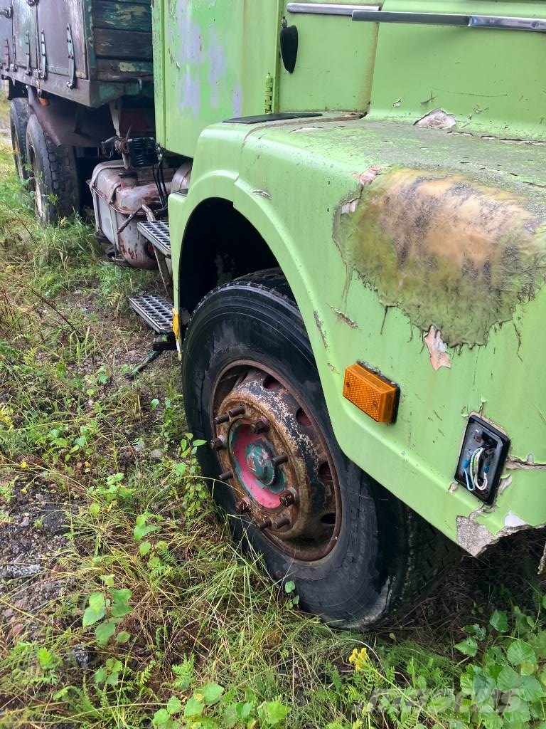 Volvo N 10 Savivarčių priekabų vilkikai