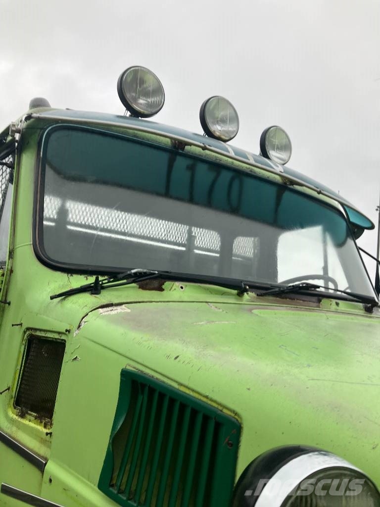 Volvo N 10 Savivarčių priekabų vilkikai