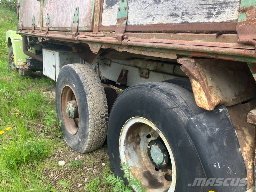 Volvo N 10 Savivarčių priekabų vilkikai