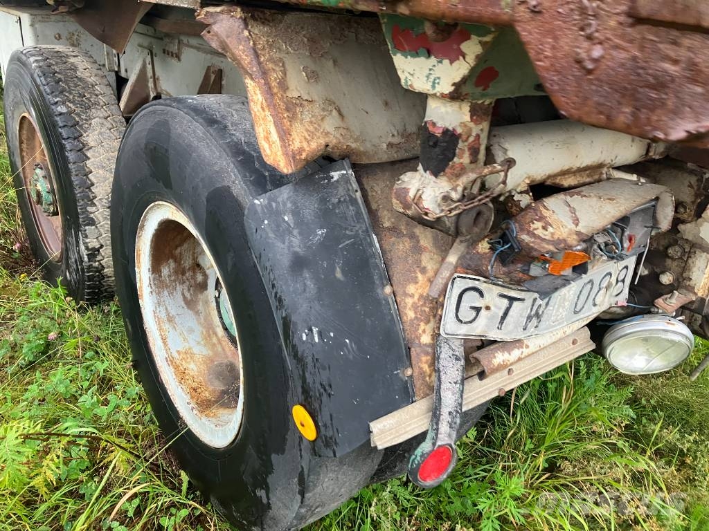 Volvo N 10 Savivarčių priekabų vilkikai