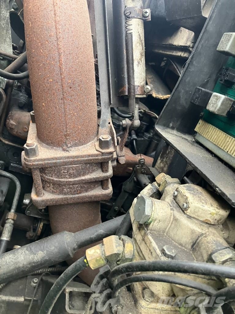 Volvo N 10 Savivarčių priekabų vilkikai