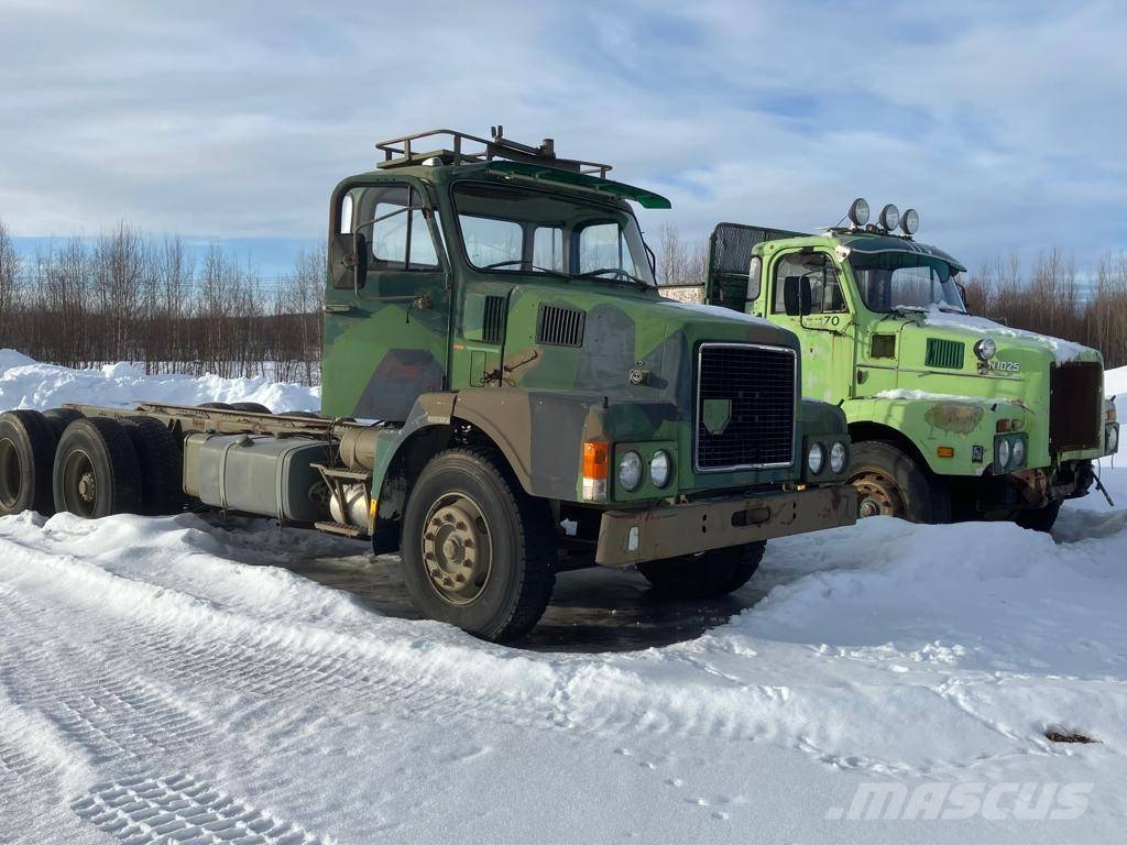 Volvo N 10 Savivarčių priekabų vilkikai