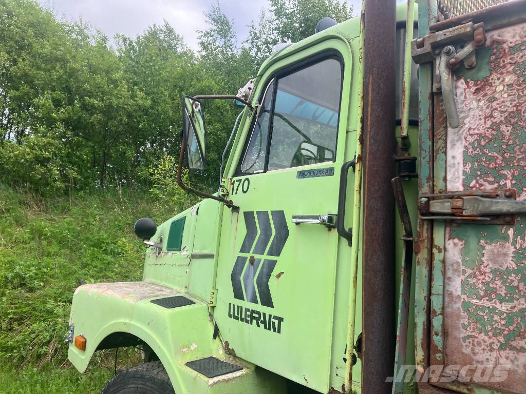 Volvo N 10 Savivarčių priekabų vilkikai