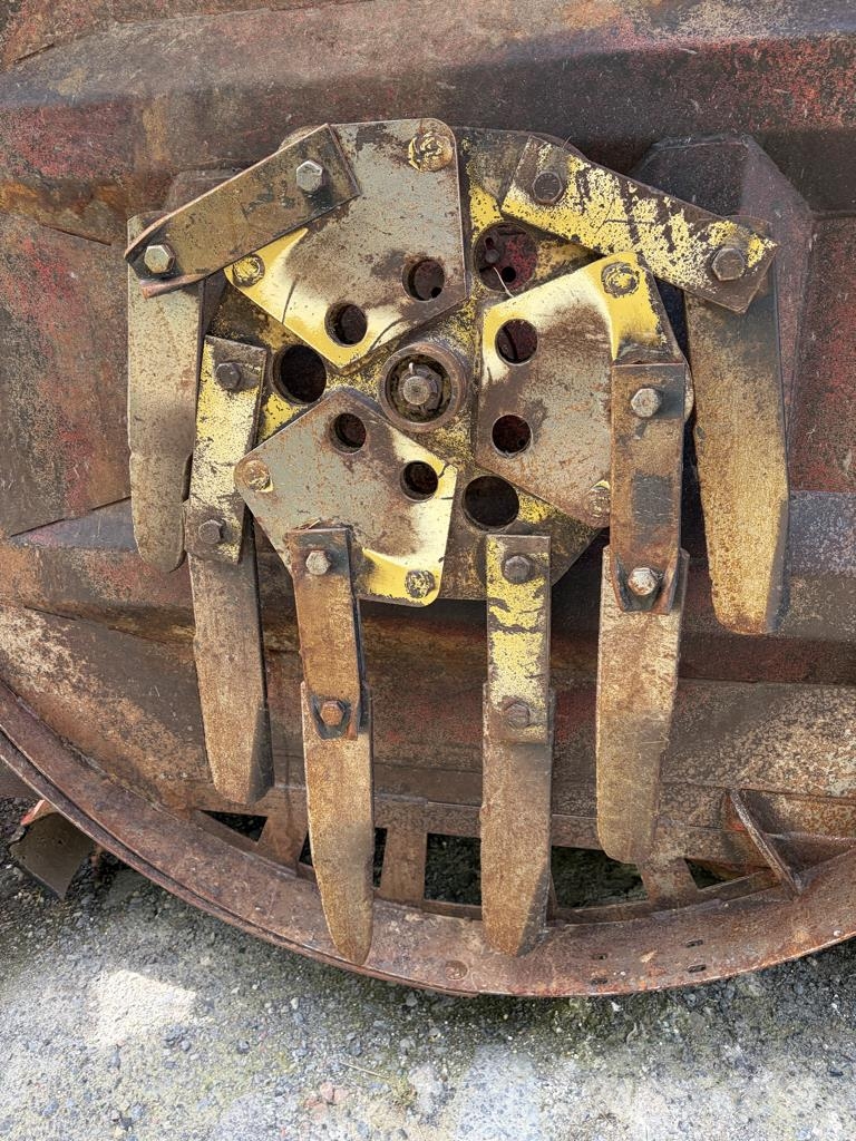 Gyrax G541 Drviče
