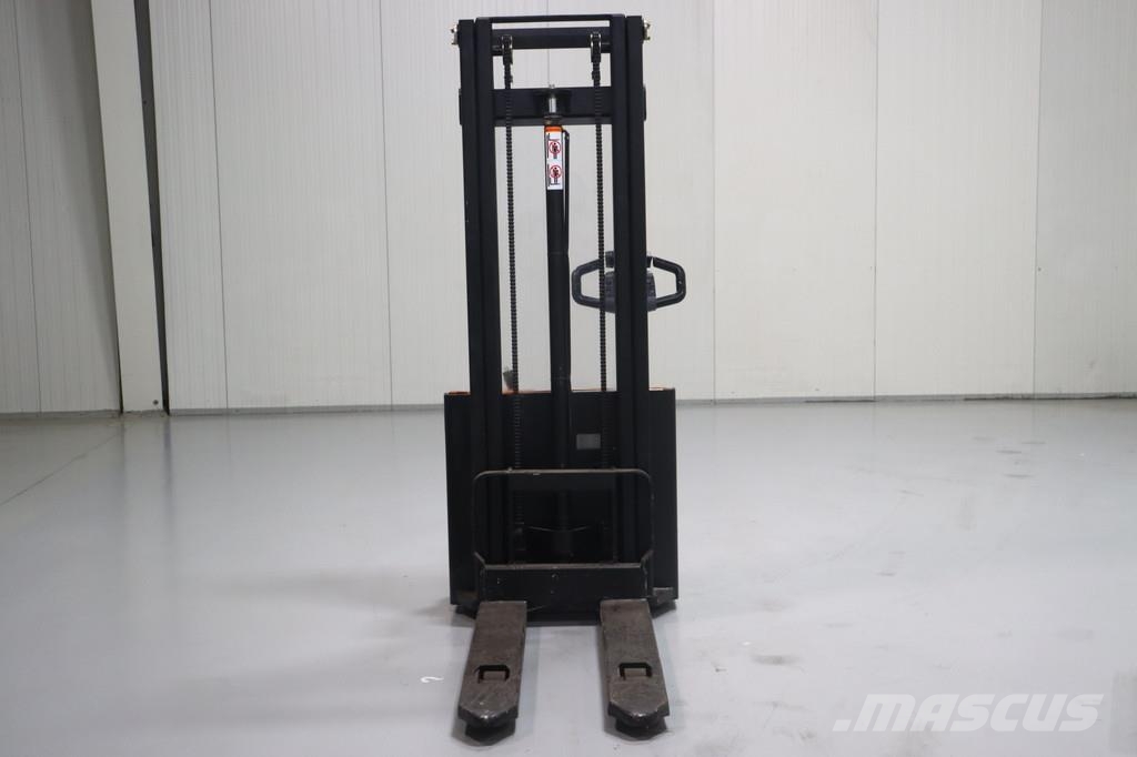 Hangcha CDD10-EMM Pedestrian stackers