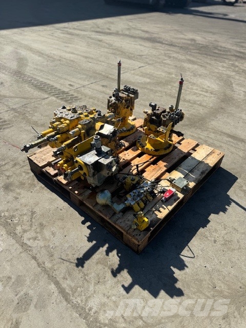 Komatsu PC 600 LC-8 USED PARTS Lánctalpas kotrók