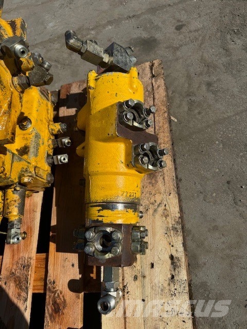 Komatsu PC 600 LC-8 USED PARTS Lánctalpas kotrók