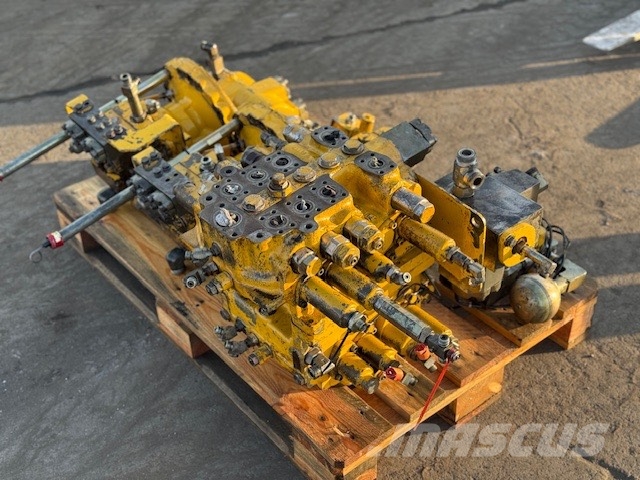 Komatsu PC 600 LC-8 USED PARTS Lánctalpas kotrók