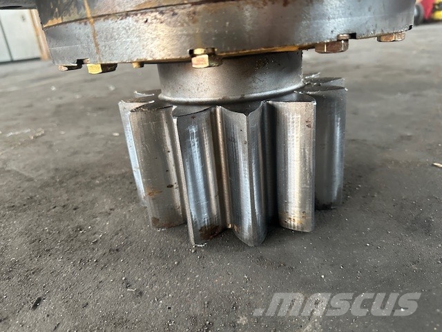 Komatsu PC 600 LC-8 USED PARTS Lánctalpas kotrók