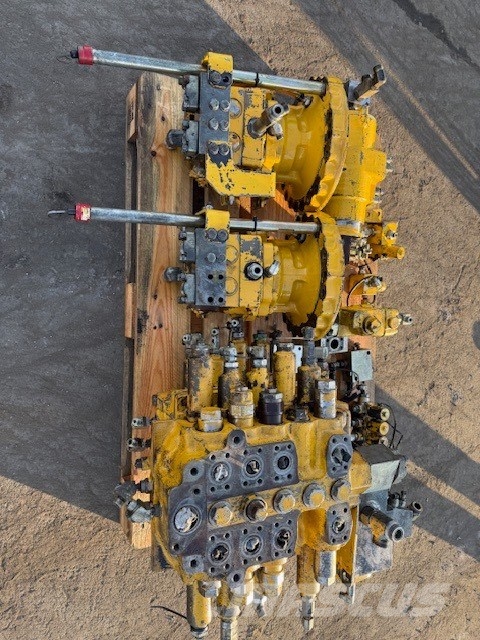 Komatsu PC 600 LC-8 USED PARTS Lánctalpas kotrók