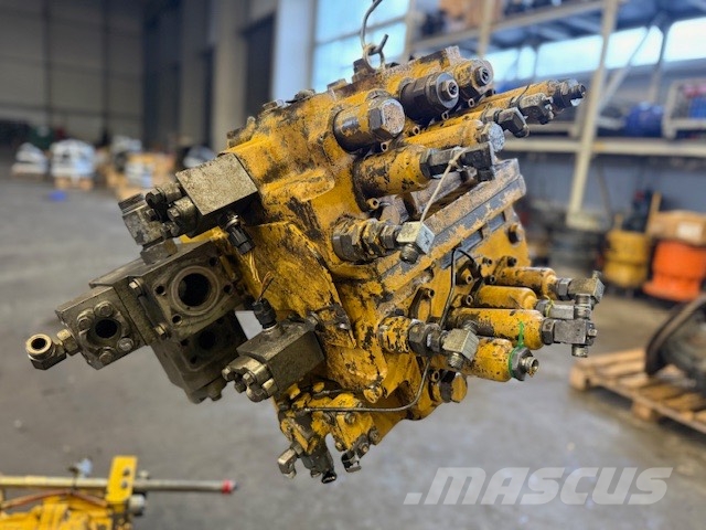 Komatsu PC 600 LC-8 USED PARTS Lánctalpas kotrók