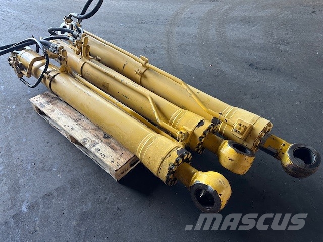 Komatsu PC 600 LC-8 USED PARTS Lánctalpas kotrók