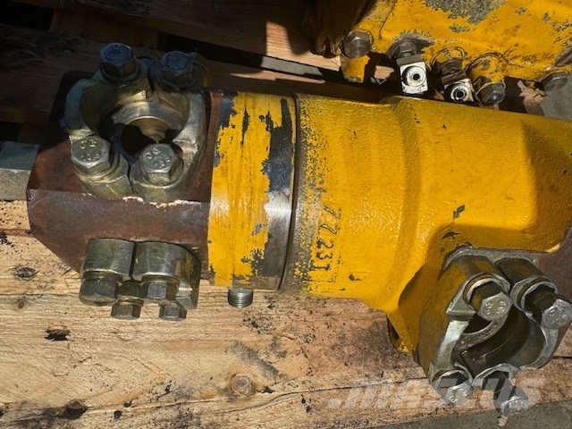 Komatsu PC 600 LC-8 USED PARTS Lánctalpas kotrók