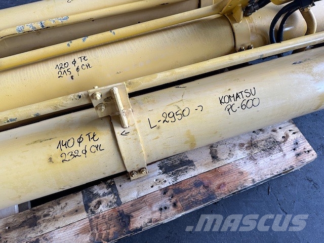 Komatsu PC 600 LC-8 USED PARTS Lánctalpas kotrók