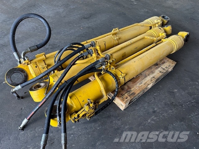 Komatsu PC 600 LC-8 USED PARTS Lánctalpas kotrók