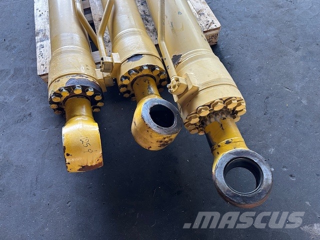 Komatsu PC 600 LC-8 USED PARTS Lánctalpas kotrók