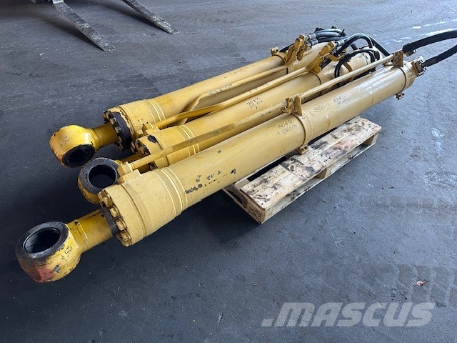 Komatsu PC 600 LC-8 USED PARTS Lánctalpas kotrók