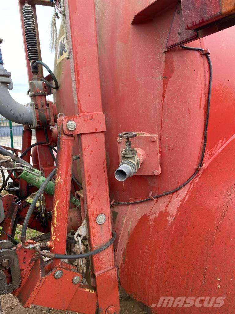 NC ENGINEERING 2500 TANKER معدات توزيع السماد العضوي