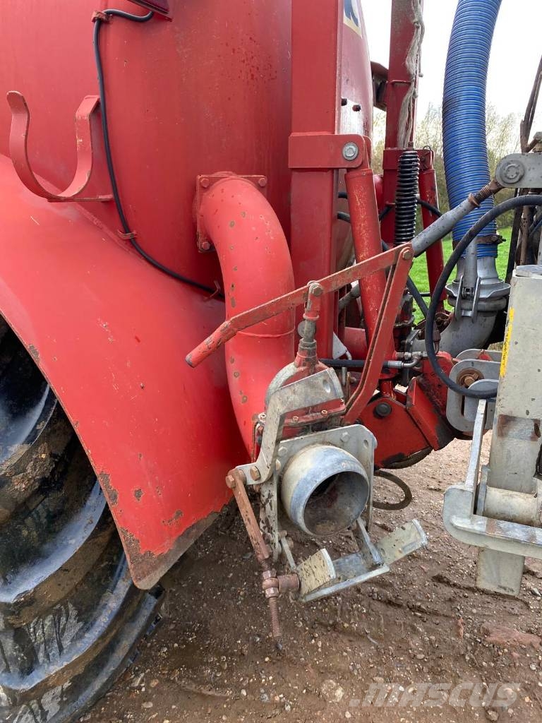 NC ENGINEERING 2500 TANKER معدات توزيع السماد العضوي