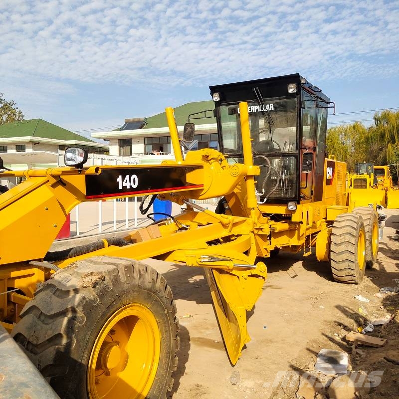 CAT 140 Grederji